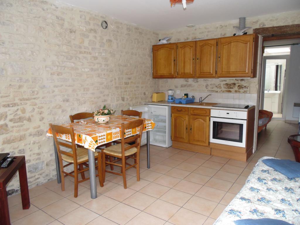 Maison En Pierre Lejlighed Port-en-Bessin-Huppain Værelse billede